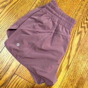 Lululemon Hotty Hot run short
